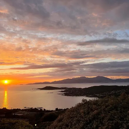 Climatisee, 5 Pieces, 140m2 Grande Piscine Vue Epoustouflante Proche Du Rupione Vila *