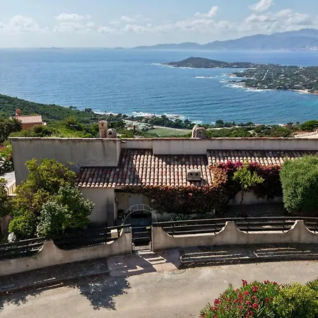 Climatisee, 5 Pieces, 140m2 Grande Piscine Vue Epoustouflante Proche Du Rupione Vila